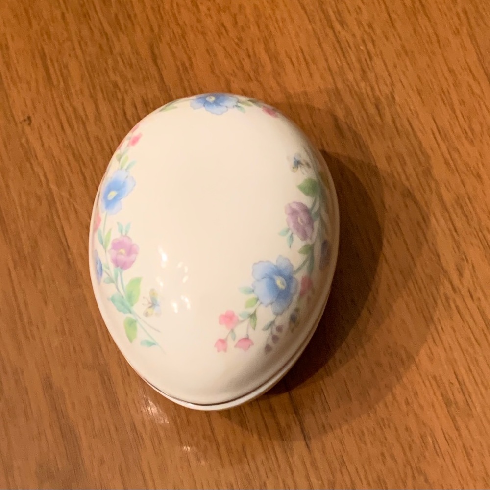 Vintage Easter Egg Treasure Box - Picture 2 of 9